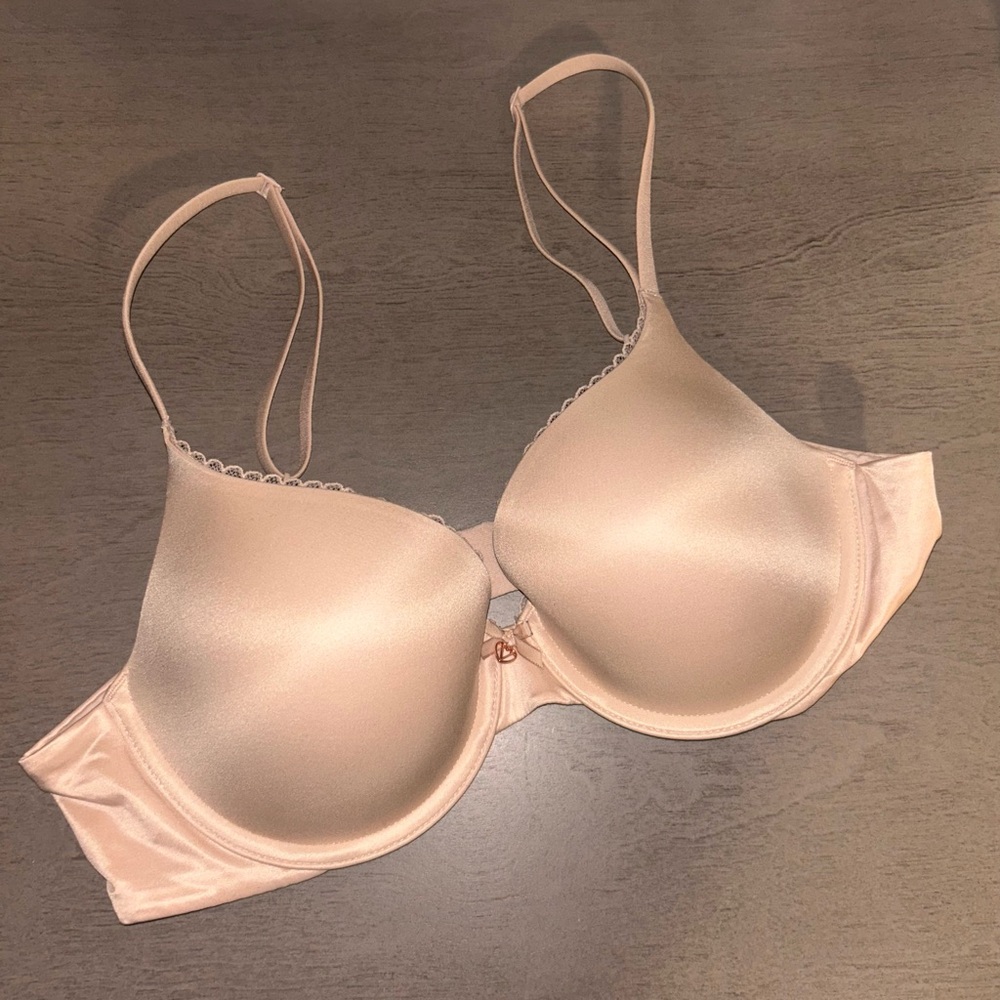 Victoria Secret Elegant Cream Bra - 36B